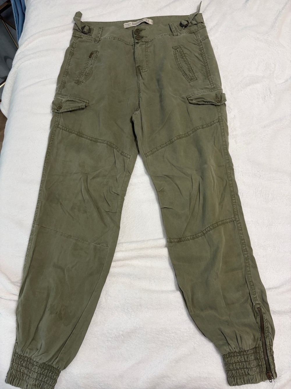 Zara Olive Green Cropped Cargo Jeans